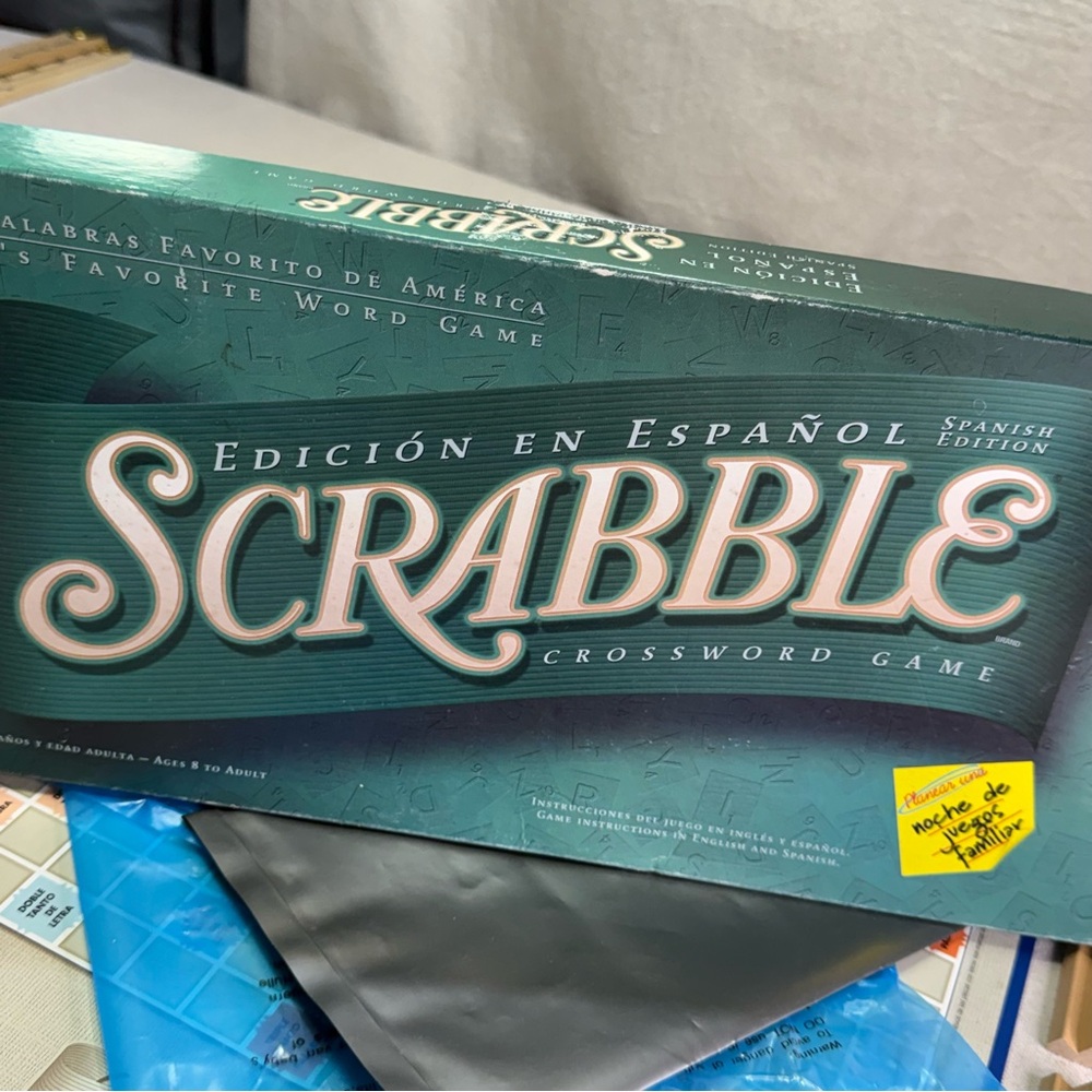 Scrabble Edición en Español Board Game - 2001 Hasbro
